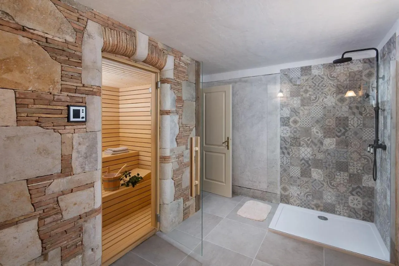 Villa Malini With Pool, Sauna And Fenced Garden Labin  Chorvatsko