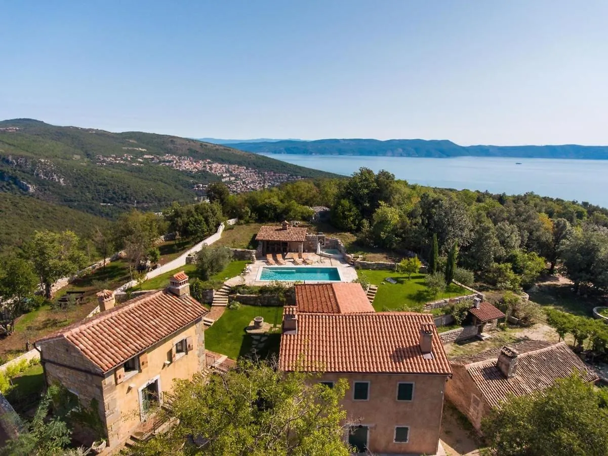 Villa Malini With Pool, Sauna And Fenced Garden  Labin (Istria)